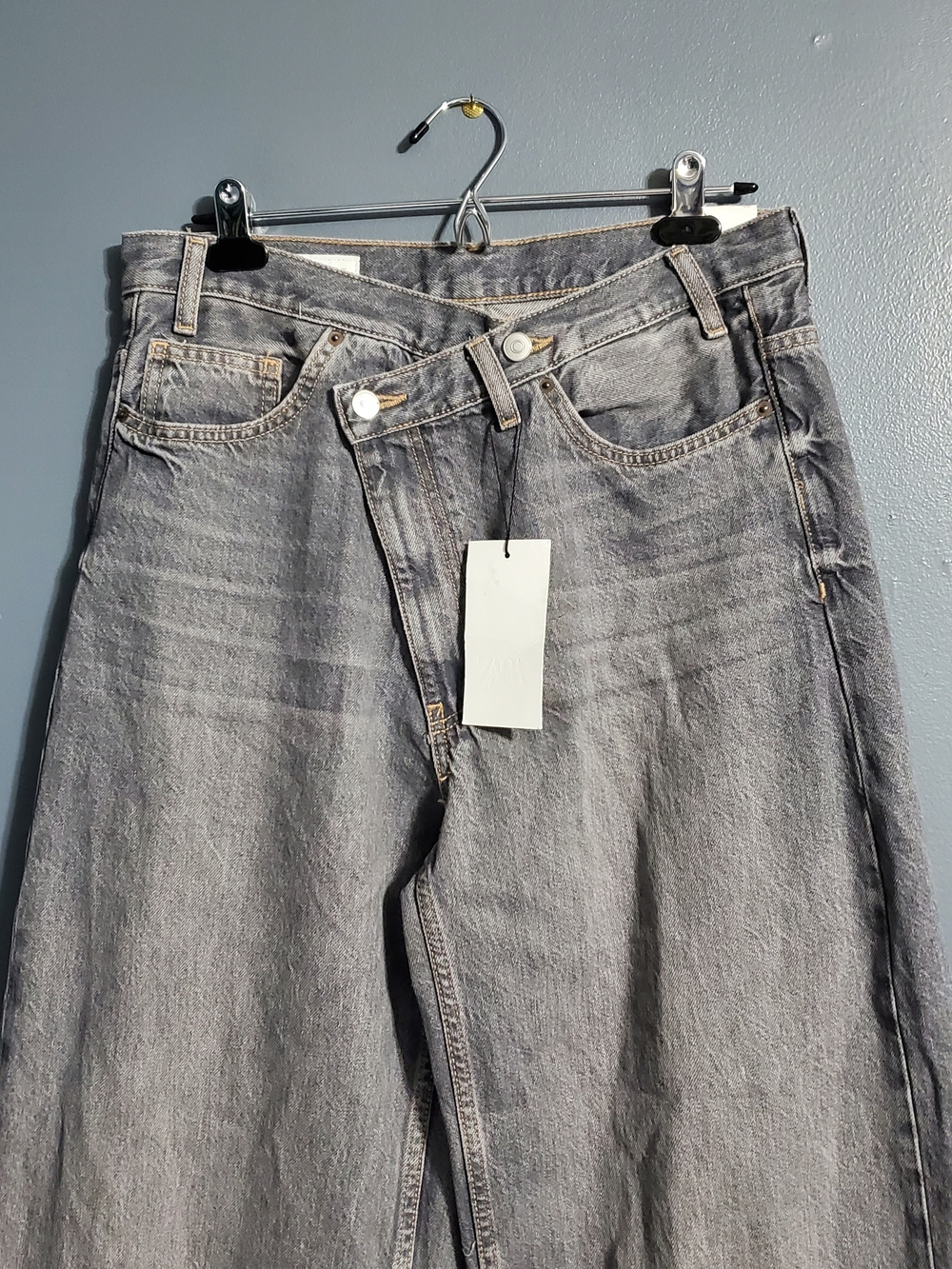 NWT Zara Light Gray Crossed Waist Wide Leg Jeans Women's Size 10 - Picture 2 of 10
